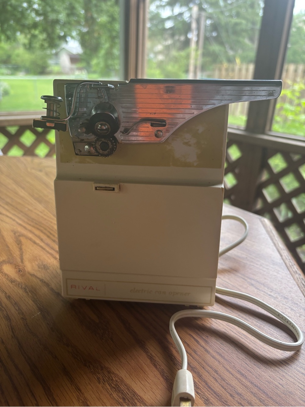 Rival Electric Can Opener in Cream and Silver